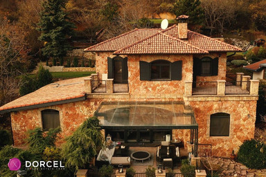 Secrets de Famille - la fille au pair