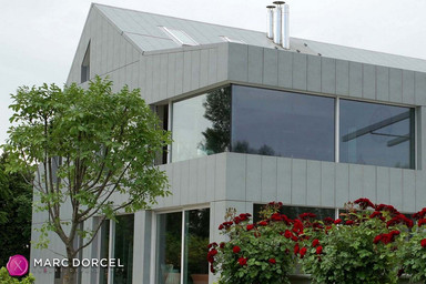 Lucy, la nouvelle secrétaire