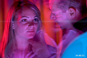 Whitney, verlanden nach unterwürfigkeit