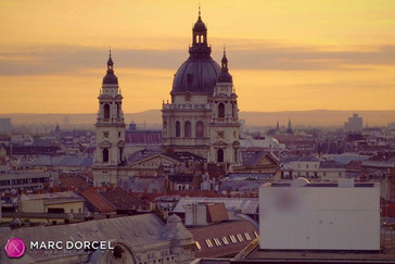 Liza, secrétaire aux gros seins