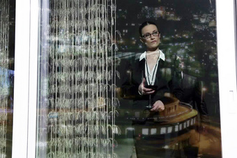 Anissa Kate, la Veuve / La femme à la voilette noire