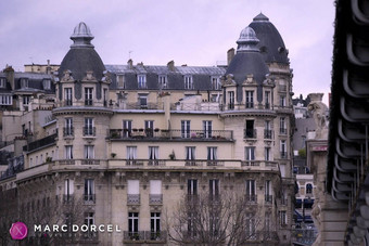 Cara et Lucy, escortes de luxe