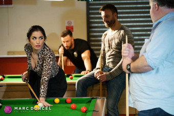 40 jahre, meine frau trägt kein höschen