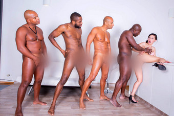 5 Gangbangs mit Dicken Schwarzen Schwänzen