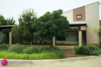 Die erziehung dem au-pair mädchen