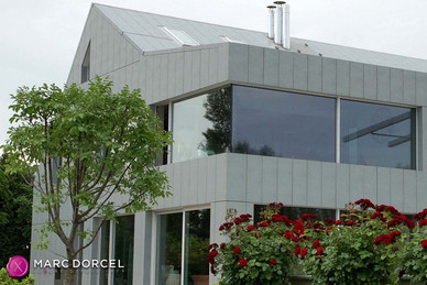 Lucy, la nouvelle secrétaire