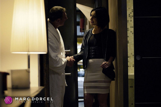 Inès, das luxus callgirl