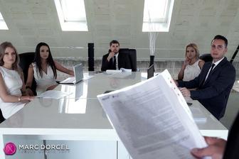 Lucy, la nouvelle secrétaire