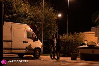 Cléa, die unterwürfige