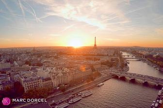 Cléa, die unterwürfige